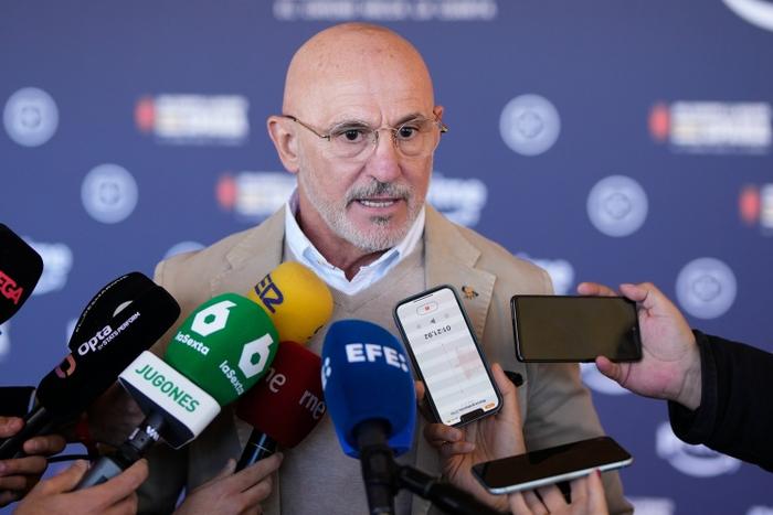 AG体育官网-官方：西班牙队将在8月29日17点30分公布新一期名单