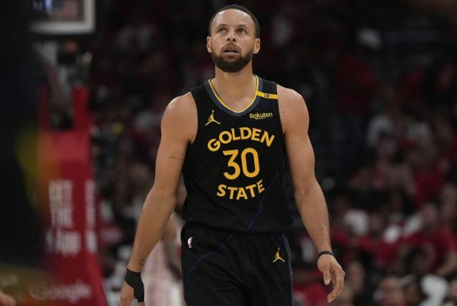 AG体育官网-库里受伤后泪洒更衣室 赛程密集复出窗口只剩一个