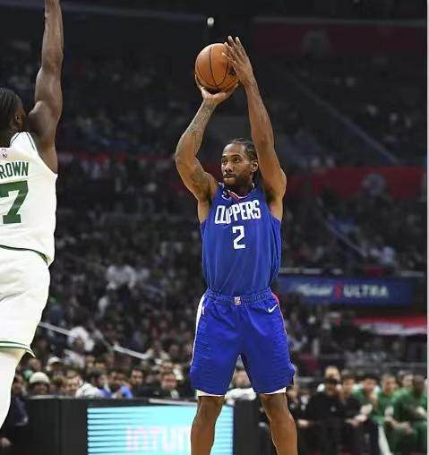 AG体育官方网站-12投10中教育双探花！健康的莱昂纳德仍是超级巨星